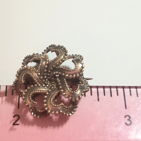 1800s Victorian Etruscan Sterling Hearts Brooch - Picture 4 of 7